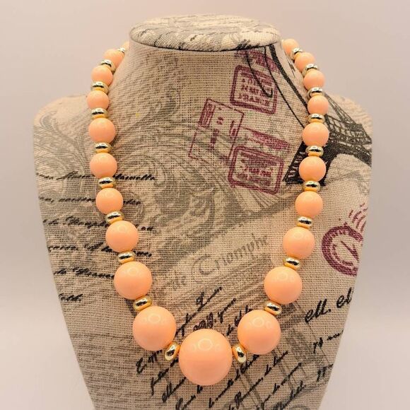 Vintage Jewelry - Vintage Lucite Beaded Necklace